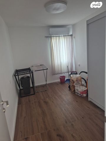 דירה, מעלה הבנים 4, שכונה ותיקה - מרכז העיר, מעלות תרשיחא