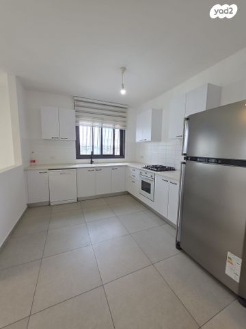 דירה, ריטה לוי מונטלצ'יני 2, פסגות אפק, ראש העין