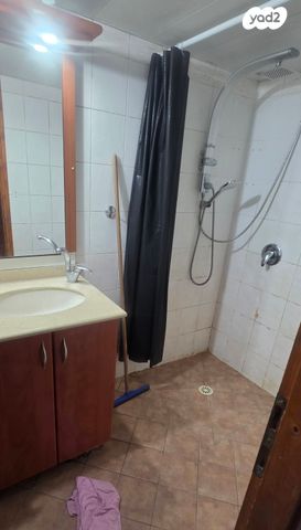 דירה, יעקב פיינשטיין 182, אושיות, רחובות