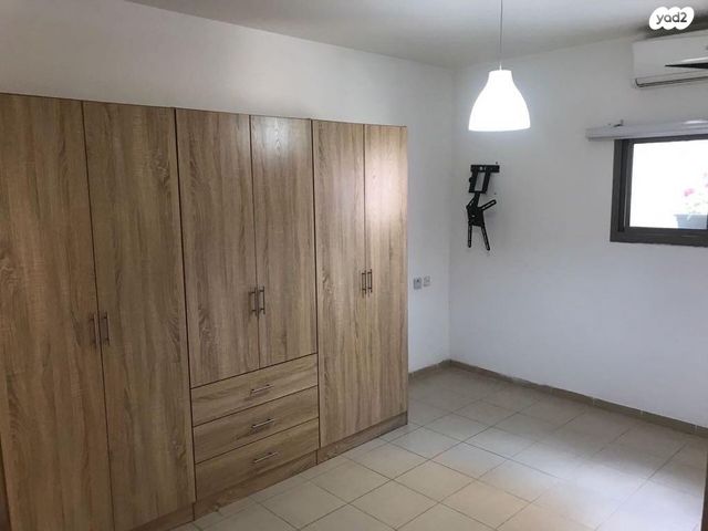 יחידת דיור, החרוב 4, רובע ד', אריאל