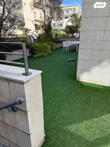 דירת גן, אחד העם 5, לסטר/רבוצקי, רעננה