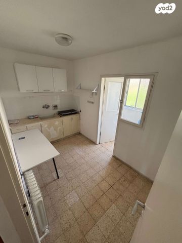 דירה, אבשלום חביב 10, ארמון הנציב, תלפיות מזרח, ירושלים