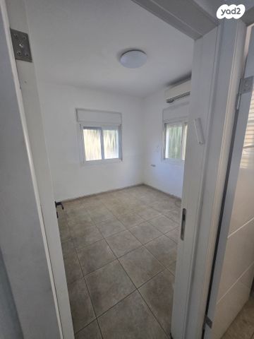 דירה, קרן היסוד 84, מרכז העיר, סביניה, הוותיקה, קרית ביאליק