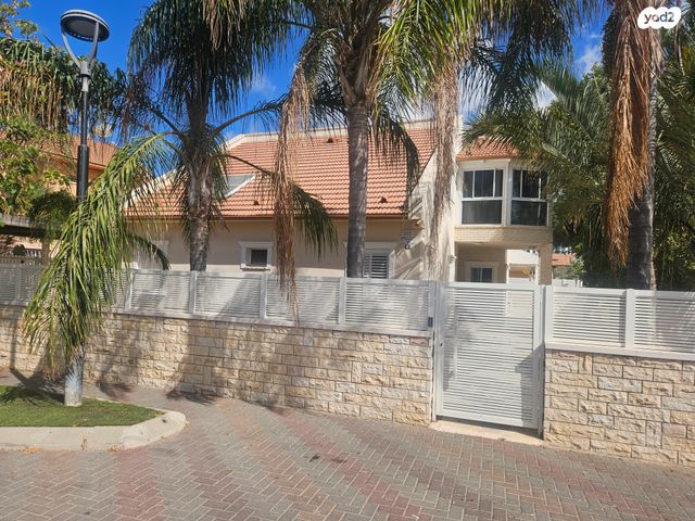 בית פרטי/ קוטג', האצ"ל 43, גני אור, אור עקיבא