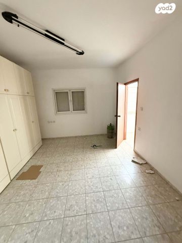 בית פרטי/ קוטג', בעל מלאכת שלמה 15, שבזי, ראש העין