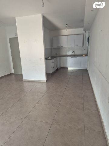 אסתר המלכה 3