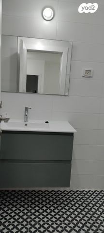 דירה, תוצרת הארץ 5, נחלת יצחק, תל אביב יפו