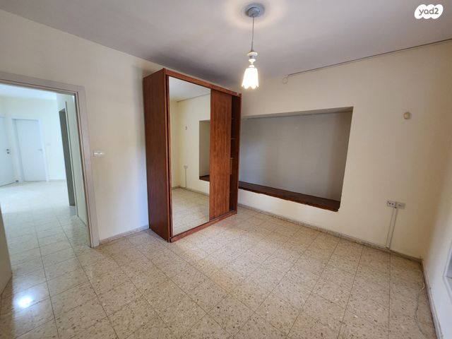 דו משפחתי, פינס 66, גבעת העיריות, גדרה