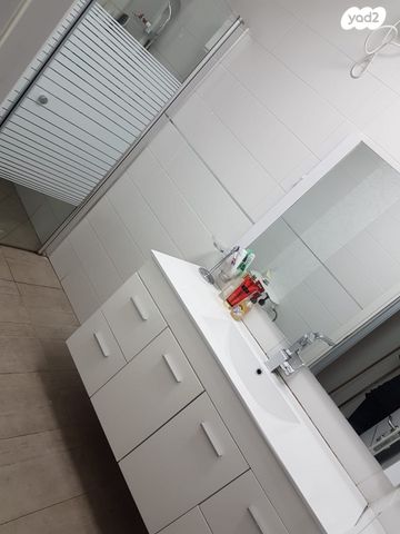 דירת גן, החרמון 28, יצחק רבין, צפת