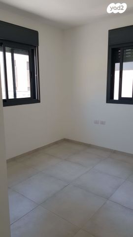 דירה, לוטם 19, הפרחים, חריש