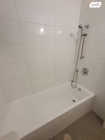 דירה, בורוכוב 12, רמת ורבר, פתח תקווה