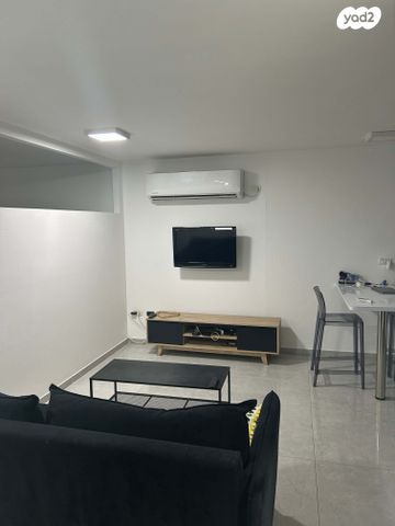 חוה ובנימין זייצר 7