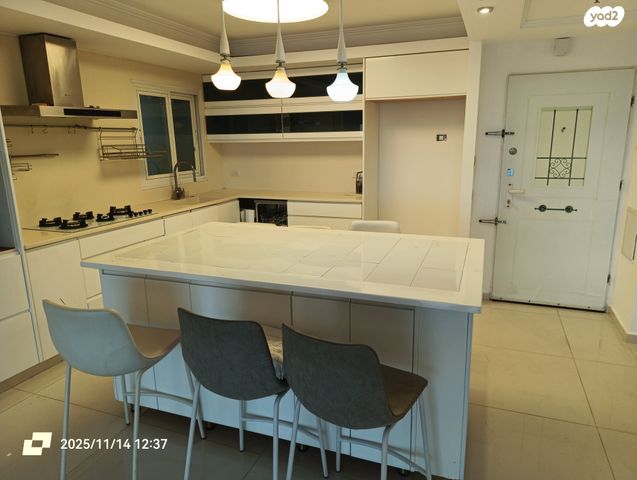 דירה, יגאל אלון 39, סביוני הכרמל, חיפה