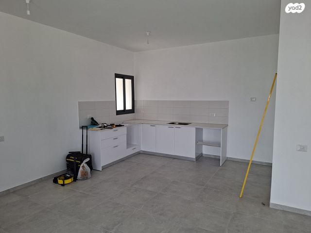 דירה, אלה 1, בת חפר, בת חפר