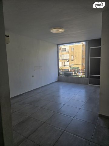 דירה, קרן היסוד 84, מרכז העיר, סביניה, הוותיקה, קרית ביאליק