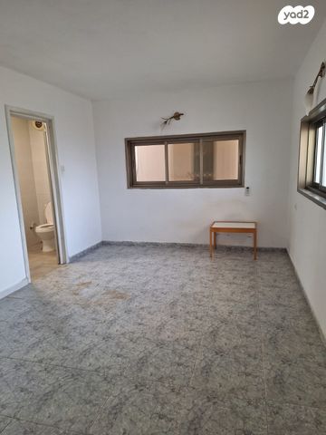 דירה, יצחק בן צבי 1, בן גוריון, אזור