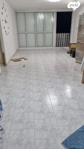 דירה, יציאת אירופה 13, תקומה, כפר סבא