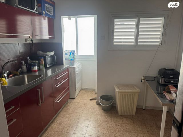 פתח תקווה 10