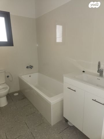 דירת גן, אהרון לובלין 1, גני אביב, לוד