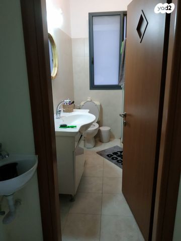 מנחם עמוסי 10