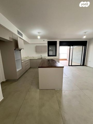 דירה, הקרן הקיימת לישראל 43, נופי בן שמן, לוד