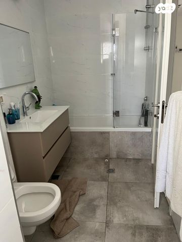 דירה, רמב"ם 4, הדר, רמת השרון