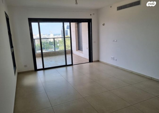 דירה, אמנון ליפקין שחק 5, נוף הטיילת, נתניה