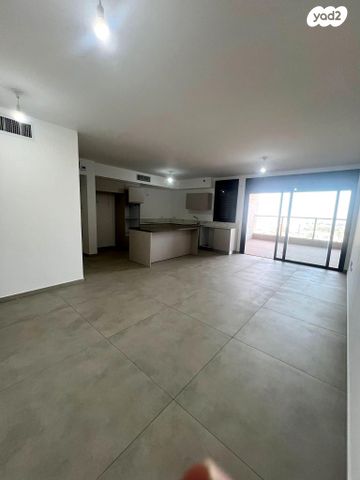 דירה, הקרן הקיימת לישראל 43, נופי בן שמן, לוד