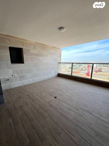 דירה, הקרן הקיימת לישראל 43, נופי בן שמן, לוד