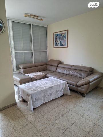 דירה, חיים ארלוזורוב 21, כפר גנים א, פתח תקווה