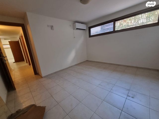 מרתף/ פרטר, ברוש 23, כפר דניאל, כפר דניאל