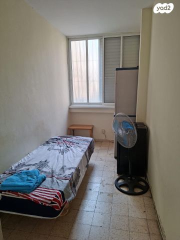 דירה, חיים ארלוזורוב 21, כפר גנים א, פתח תקווה