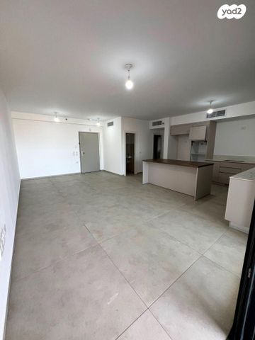 דירה, הקרן הקיימת לישראל 43, נופי בן שמן, לוד