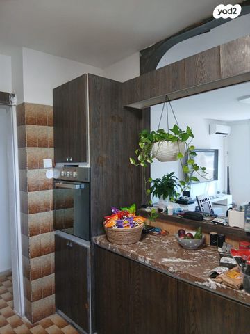 דירה, הרב רפאל אנקואה 18, שער העליה, חיפה