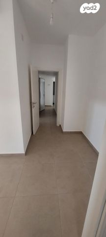 דירה, שנית 17, הכלניות, שדרות