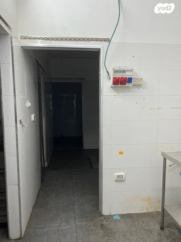 חנויות/ שטח מסחרי, שדרות הרצל 43, שפרינצק, רמלה