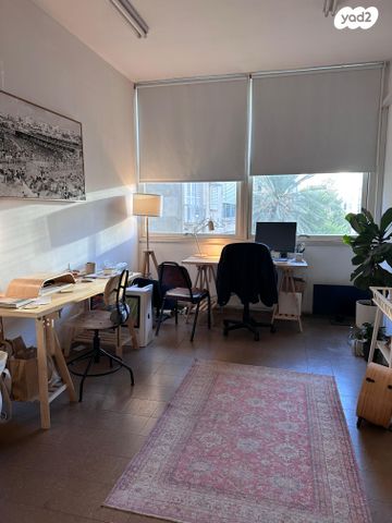 אבן גבירול 68