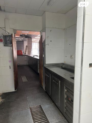 חנויות/ שטח מסחרי, שדרות הרצל 43, שפרינצק, רמלה