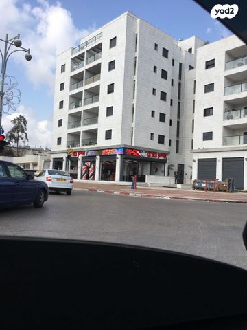 חנויות/ שטח מסחרי, שדרות הרצל 43, שפרינצק, רמלה