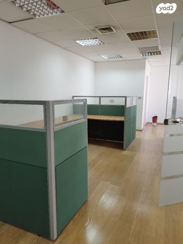 משרדים, טשרניחובסקי 24, הפרחים, כפר סבא