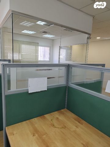 משרדים, טשרניחובסקי 24, הפרחים, כפר סבא