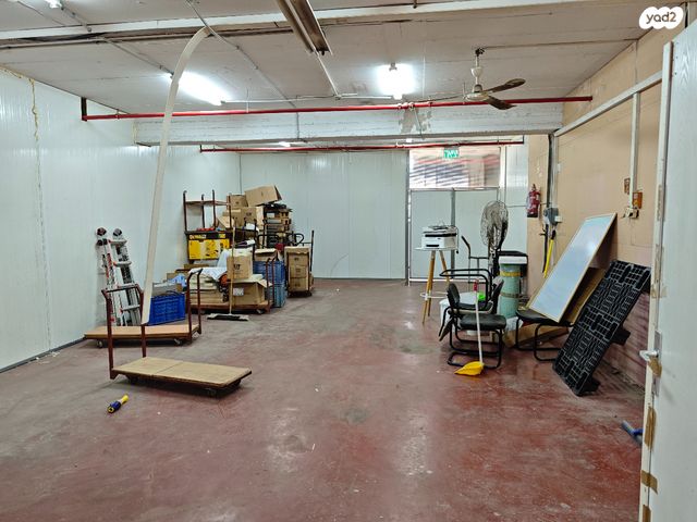 מחסנים, הסתת 5, אזור תעשיה ג, חולון