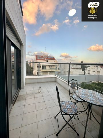 דופלקס, כפר סבא