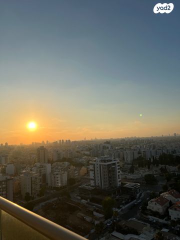 דירה, שלמה אלירז, ראשון לציון