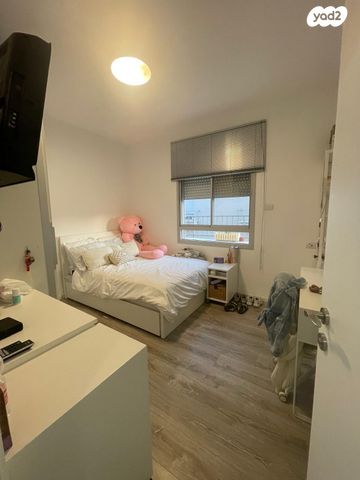 דו משפחתי, קדימה צורן