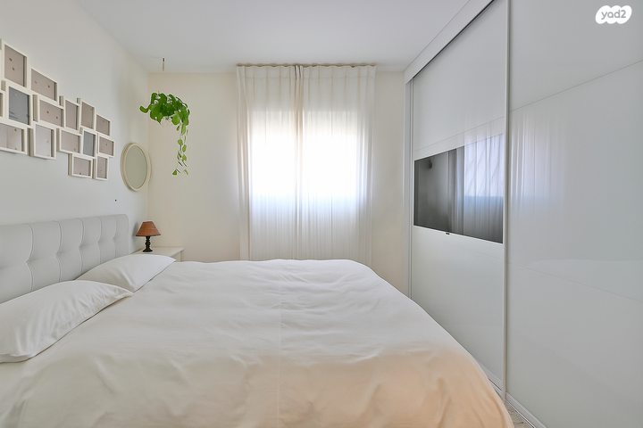 דירה, יהושע גיבשטיין, מישור הנוף, ראשון לציון