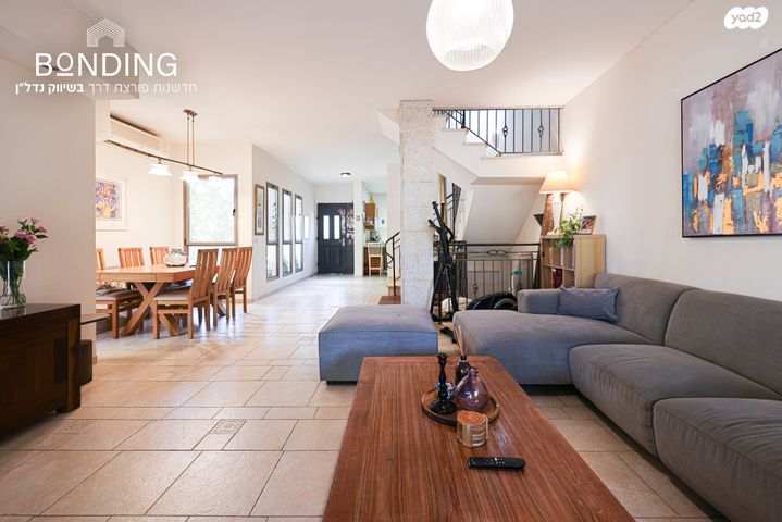 דו משפחתי, 212 מזרח, אבן יהודה