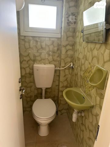 דירה, הרב עוזיאל, בית וגן, ירושלים