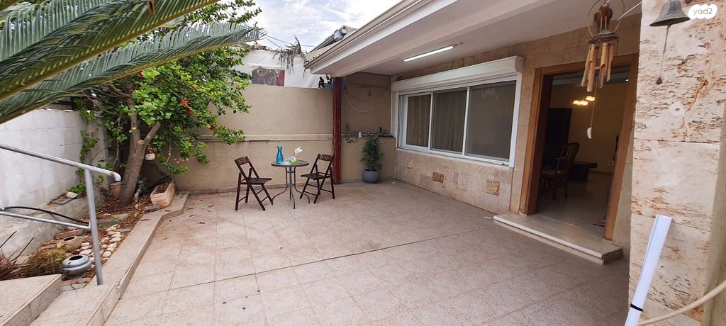 בית פרטי/ קוטג', דבורה הנביאה, שיכון עובדים, גן יבנה