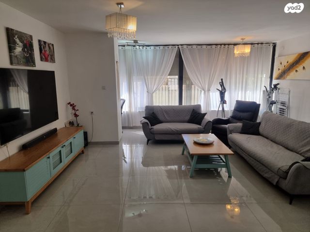 דירה, ארלוזורוב, פועלים ד, כפר סבא